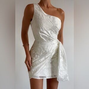 Elegant One-Shoulder White Dress - Jacquard print